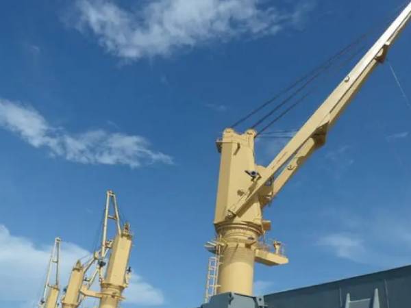 克令吊的安裝如何與現(xiàn)有的工業(yè)設(shè)備和結(jié)構(gòu)集成？